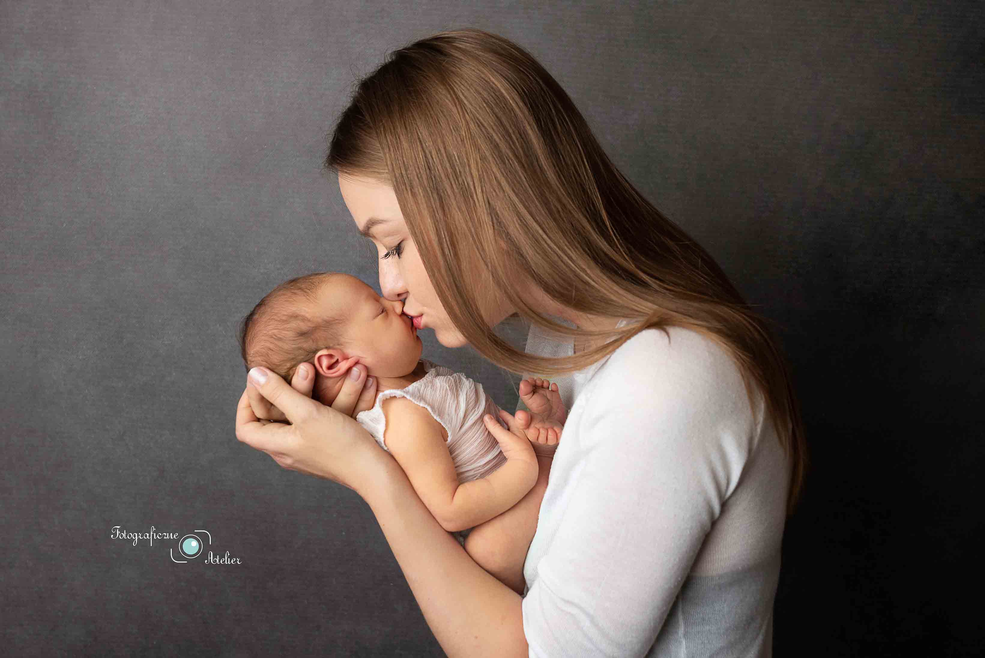 zdjęcia noworodkowe z mamą Poznań