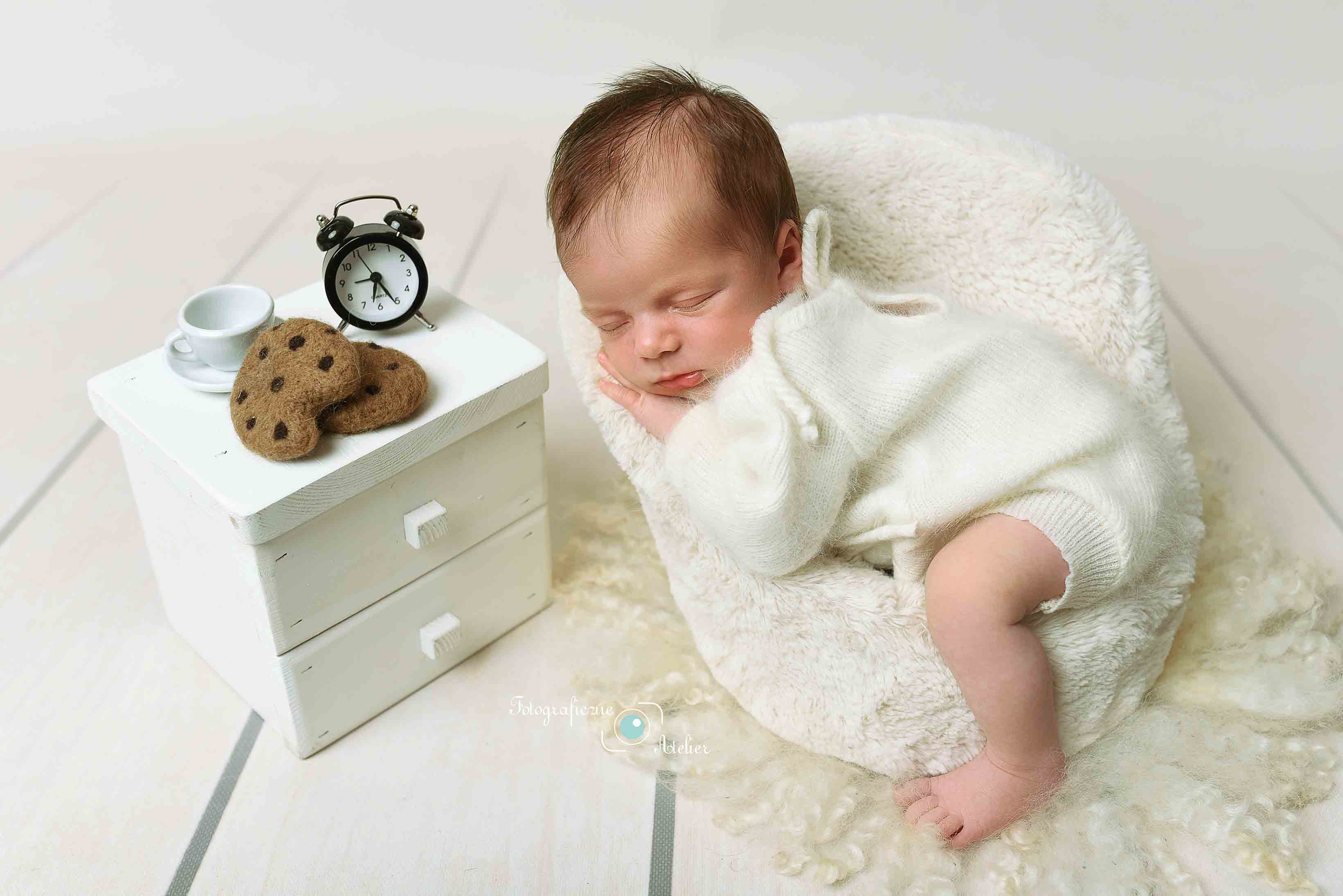 śpiący noworodek fotografia