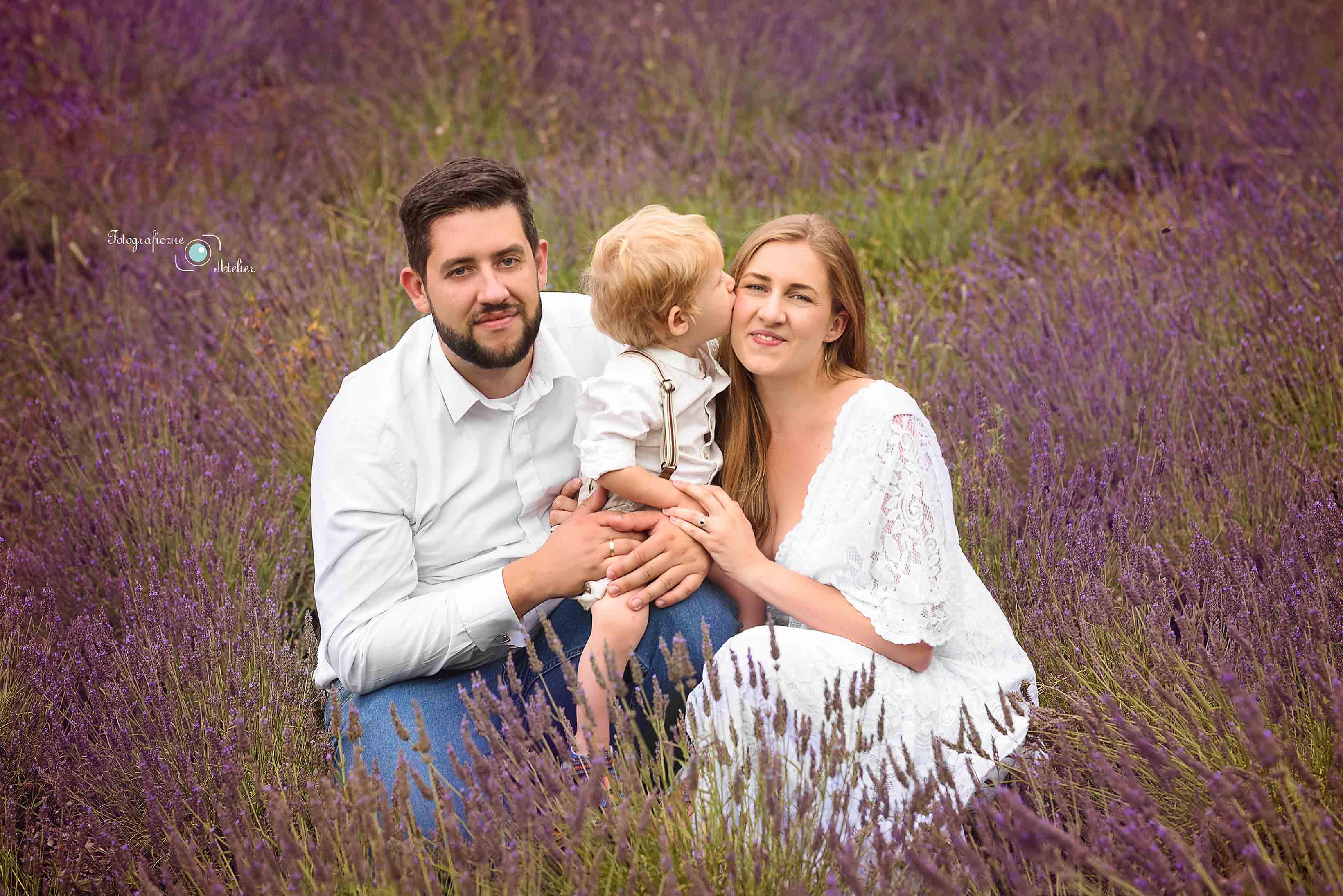 plenerowa sesja rodzinna przeźmierowo