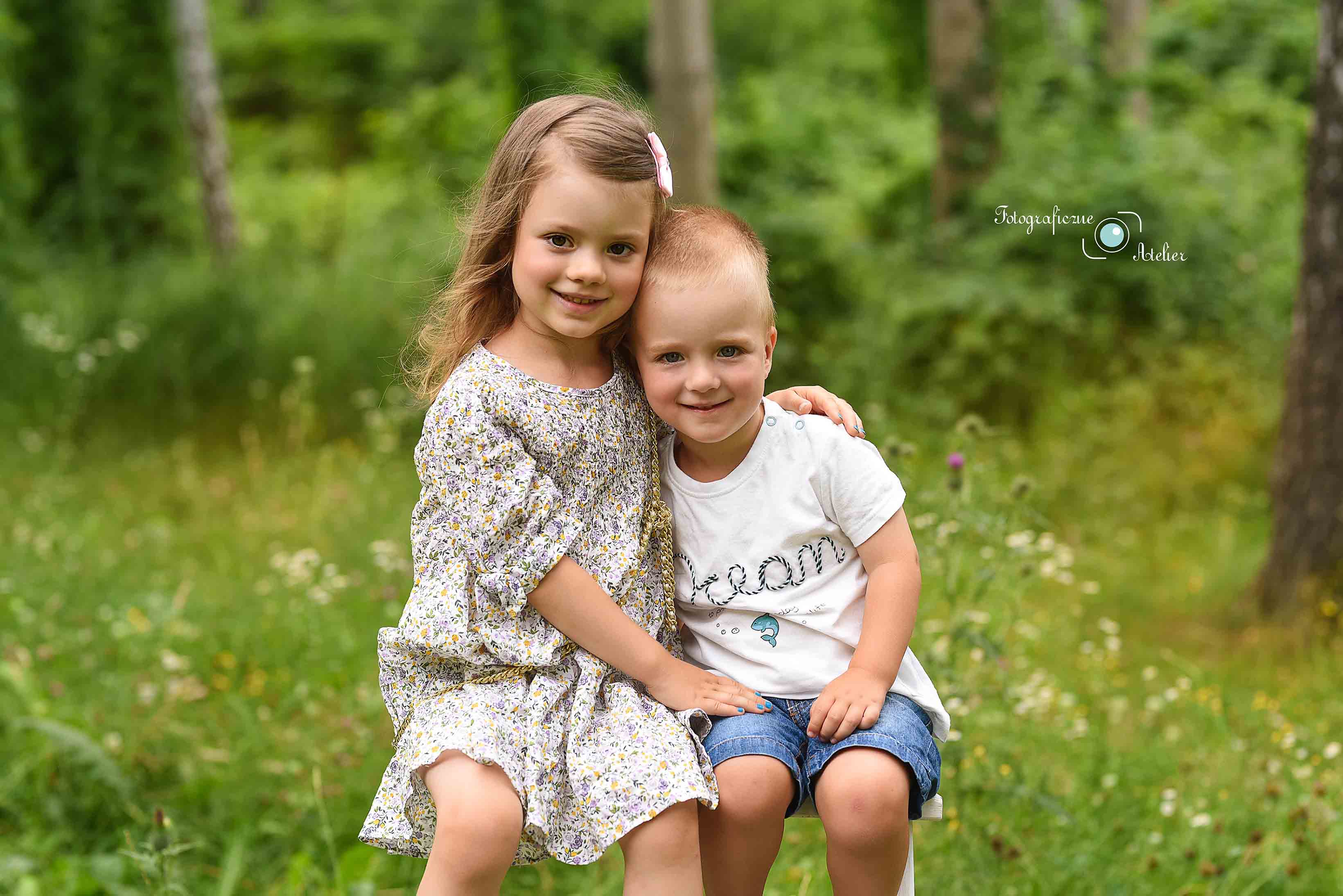 fotografia rodzinna siostra z bratem