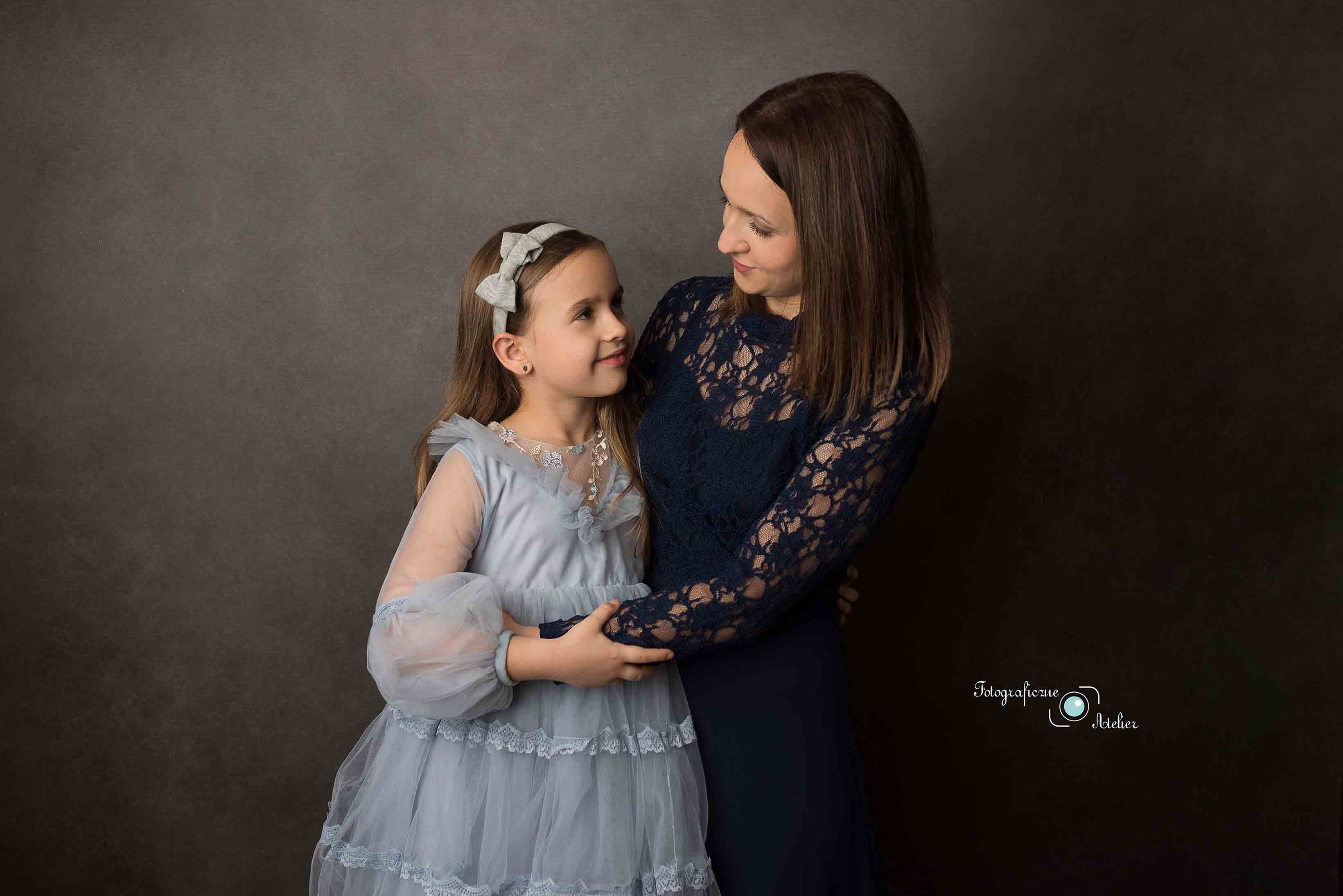 sesja rodzinna mama z córką studio