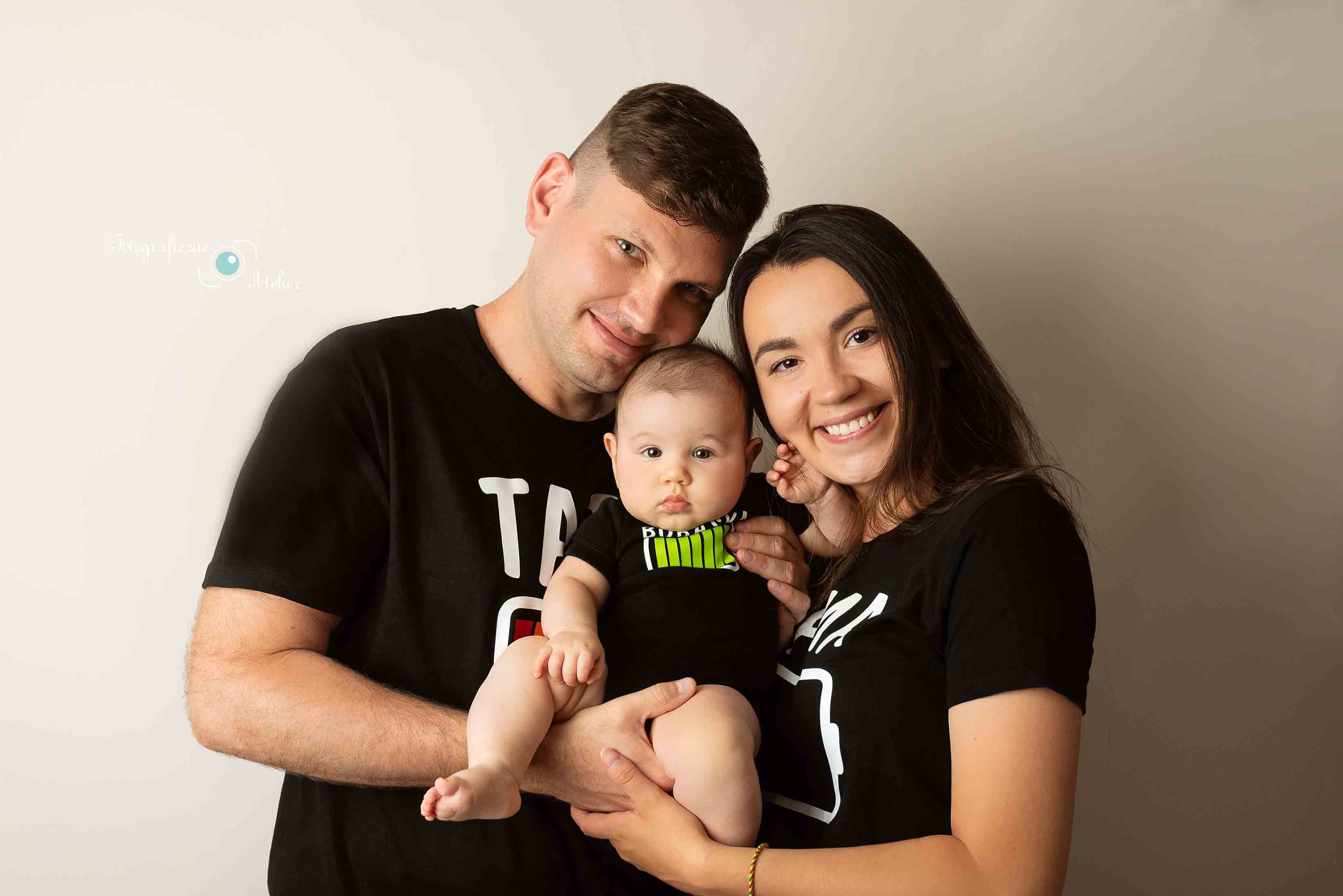 sesja rodzinna Poznań studio białe tło