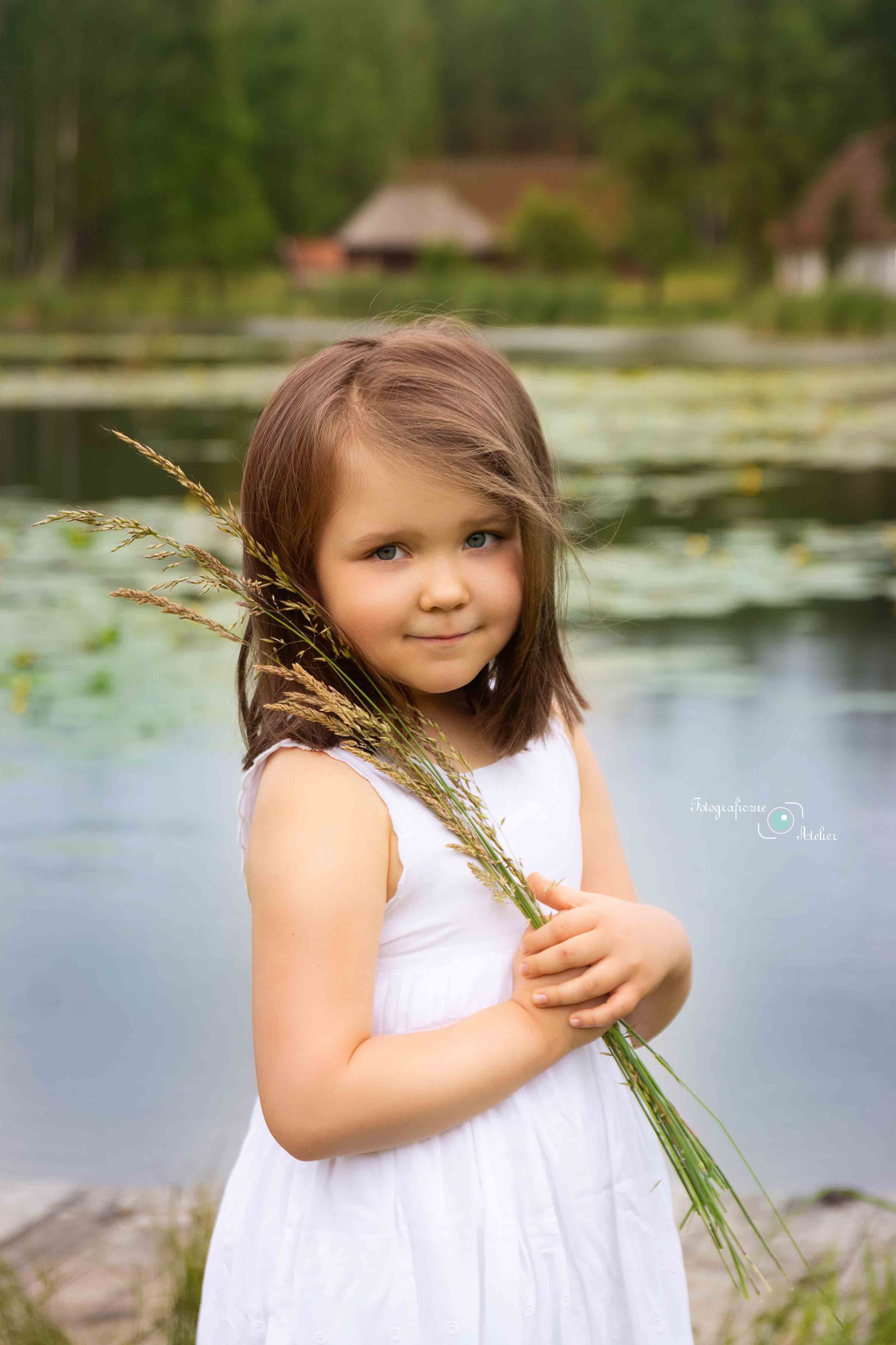 dziewczynka sesja fotograficzna dziecięca