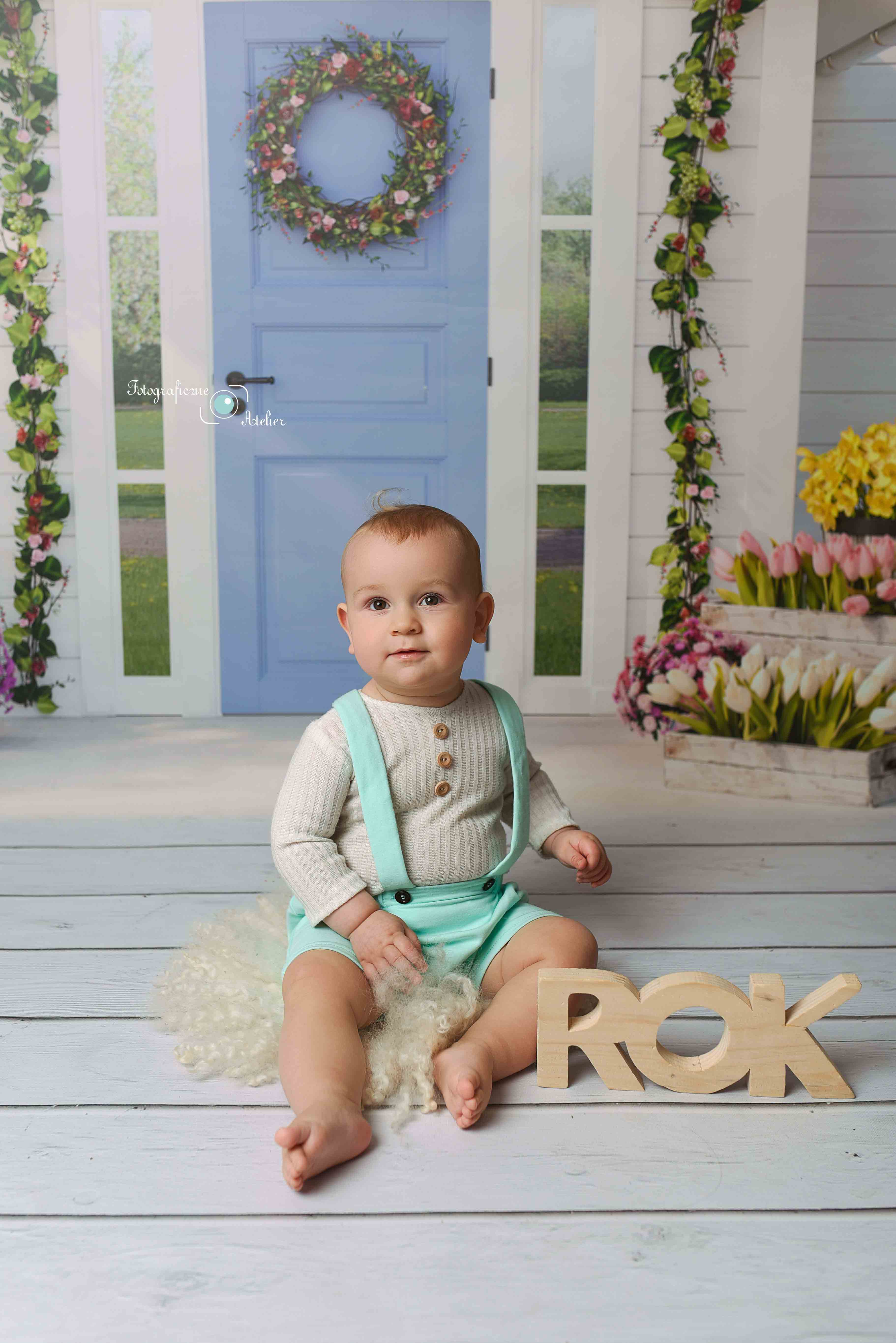 fotografia roczkowa błękitne drzwi