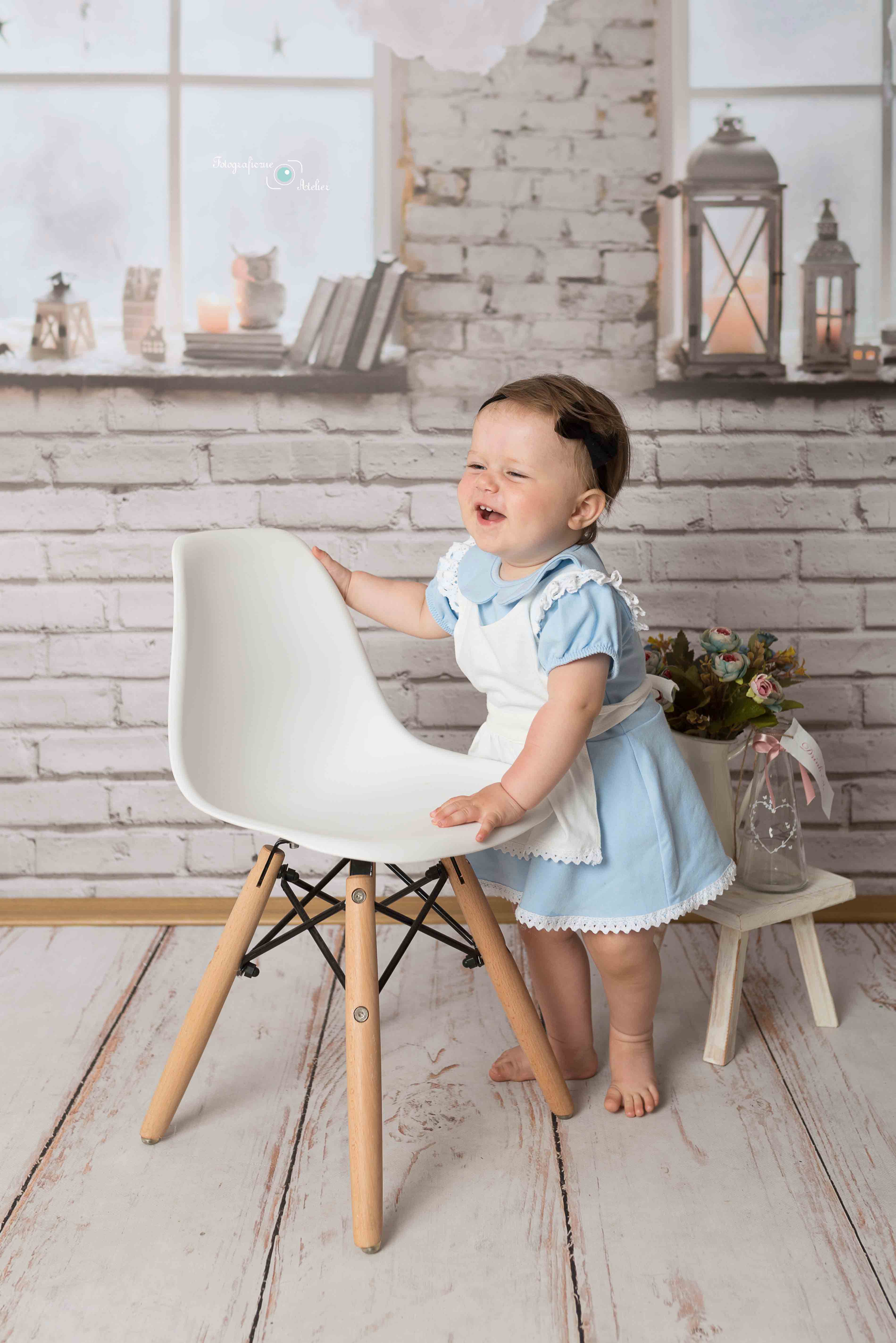 sesja roczkowa dziewczynka w niebieskiej sukience